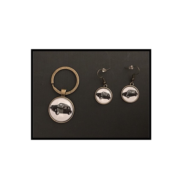 Vintage style VW BUG earrings and keychain.NWT - Picture 2 of 2